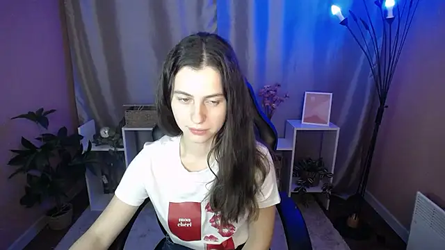MistyBree Adlı Modelin Canlı Sohbet Odası