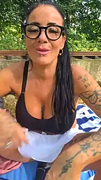 Sala de chat ao vivo de WifeWithPermission