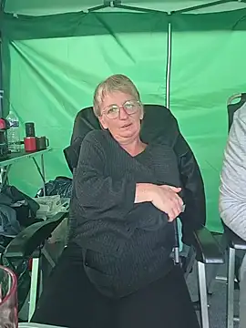 lescoquinsdu40 élő chatszobája
