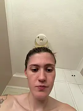 חדר צ'אט בשידור חי של Iady