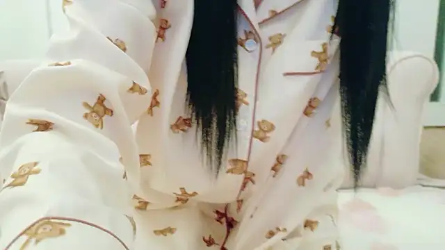 غرفة دردشة Miru-ch المباشرة