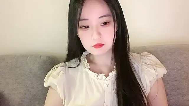 -YUKI-chan Adlı Modelin Canlı Sohbet Odası