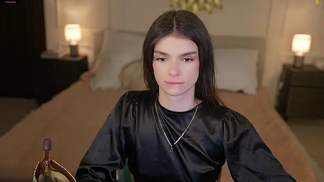 غرفة دردشة Emi_murr المباشرة