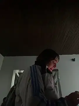 Im_Luuu Adlı Modelin Canlı Sohbet Odası