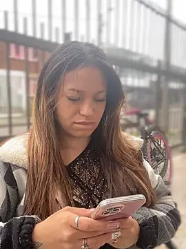 Diosa_Pinkk Adlı Modelin Canlı Sohbet Odası