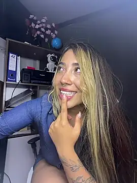 ManuelaVeeleez 即時聊天室