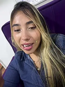 חדר צ'אט בשידור חי של ManuelaVeeleez