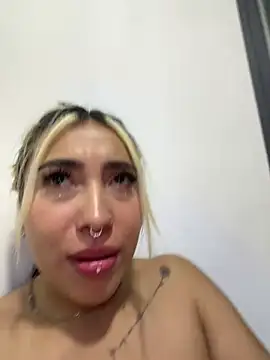 Živá chatovací místnost ManuelaVeeleez