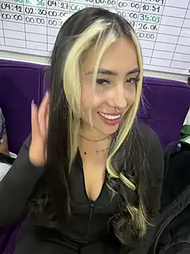Živá chatovací místnost ManuelaVeeleez