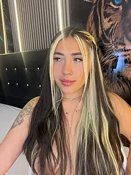 ManuelaVeeleez чат на живо