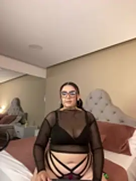 AlmaraRouge's Live Chat Room