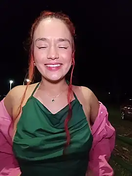 isabella_ferrer99 Adlı Modelin Canlı Sohbet Odası