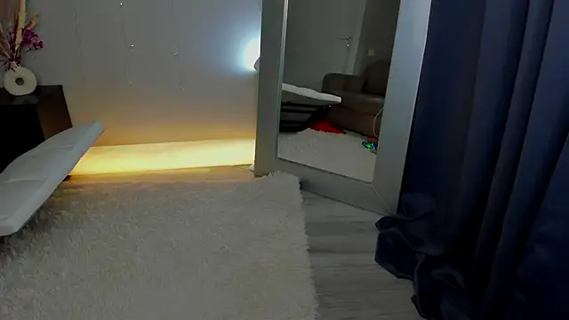 Ledi_Luna Adlı Modelin Canlı Sohbet Odası