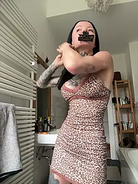Pokój czatu na żywo – SkinnyLilly