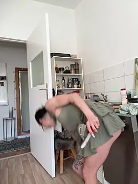 SkinnyLilly чат на живо
