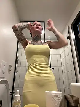 SkinnyLilly Cameră chat live
