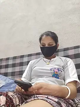 חדר צ'אט בשידור חי של lovelypooja93