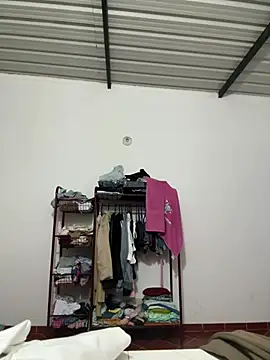 Kitty_Bonita04's Live Chat Room