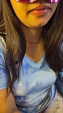 Mallu_Sundarii 现场聊天室