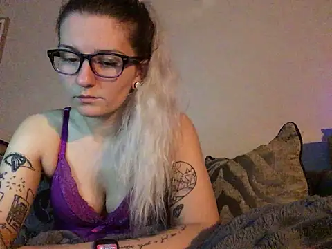 xxamyleighxx Adlı Modelin Canlı Sohbet Odası