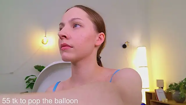 חדר צ'אט בשידור חי של I_m_Regina