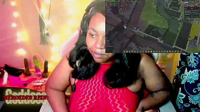 MercedesRedd live-chat rom