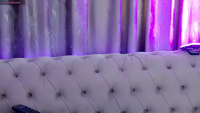 NataliePierce's Live Chat Room