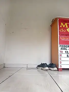 Sraveneno Adlı Modelin Canlı Sohbet Odası