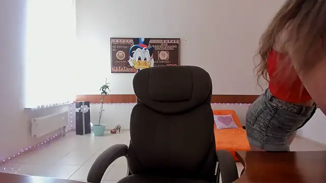 Ellina_Star élő chatszobája