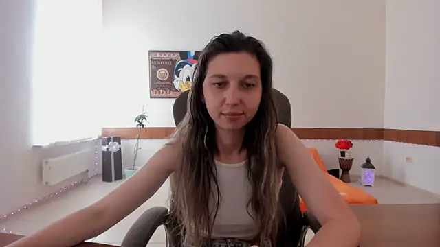 Ellina_Star Adlı Modelin Canlı Sohbet Odası
