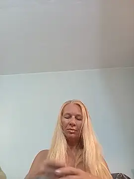 ViktoriaSexi1 Adlı Modelin Canlı Sohbet Odası