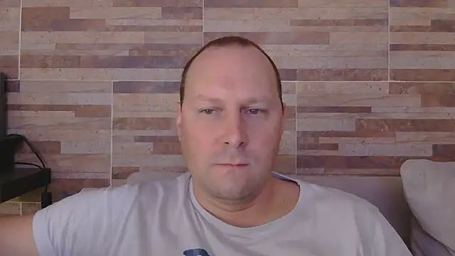 lustonfan élő chatszobája