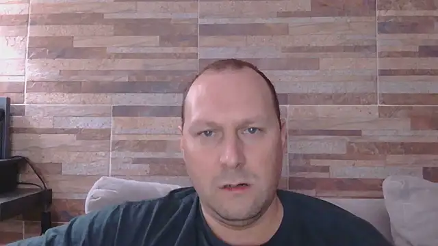 חדר צ'אט בשידור חי של lustonfan