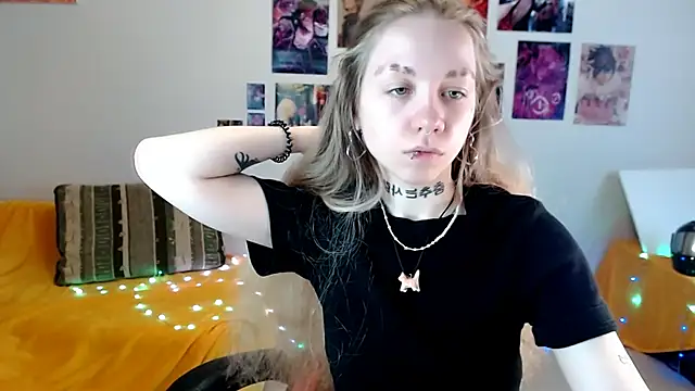 Nica_Kawaii – live chatrum