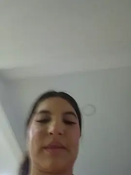 Pretty_Julieta Adlı Modelin Canlı Sohbet Odası