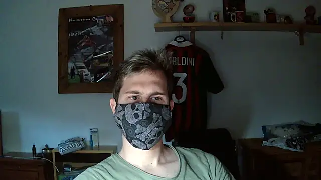 Chat soba uživo modela YoUnGbOy2018