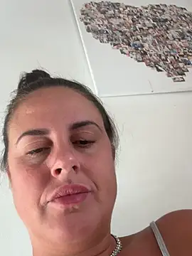 BunnyBallyX Adlı Modelin Canlı Sohbet Odası