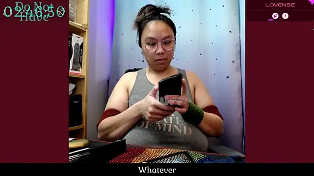 Chat soba uživo modela Cypurr