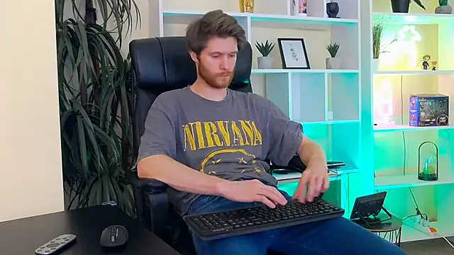 Seks show uživo modela Eddie_Baker na kameri