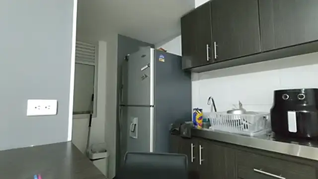 Živá chatovací místnost MiiaCullens