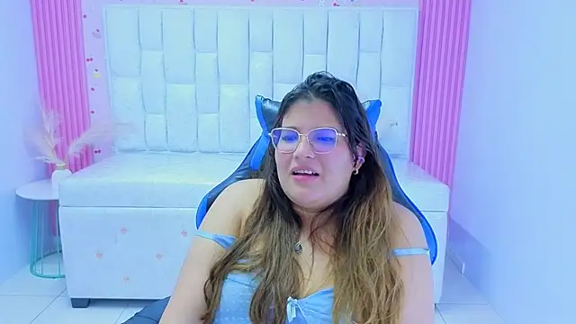 غرفة دردشة lucero_s1 المباشرة