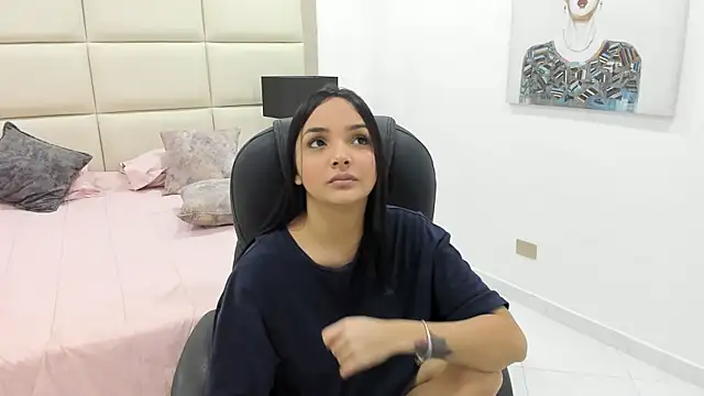 חדר צ'אט בשידור חי של Chloelarsons