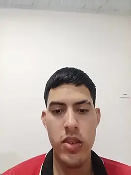 3hornys-straights Adlı Modelin Canlı Sohbet Odası