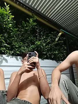 3hornys-straights Live Chatraum