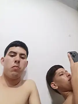 3hornys-straights Cameră chat live