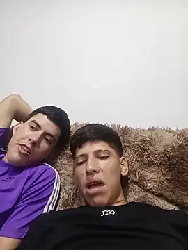 Chat ao vivo de 3hornys-straights