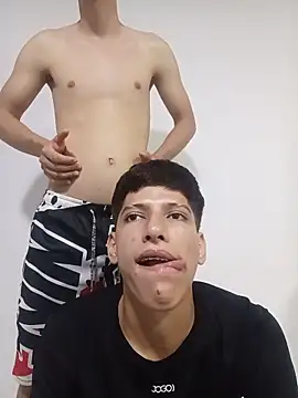 3hornys-straights' Live Chat Room