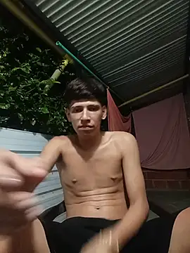 Sala de chat ao vivo de 3hornys-straights