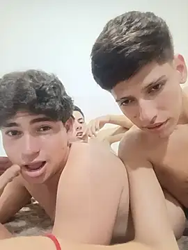 3hornys-straights Live Chatraum
