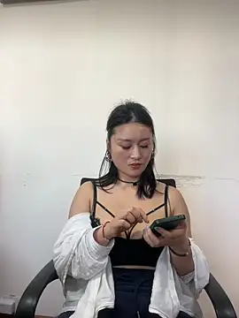 Yolanda9's Live Chat Room